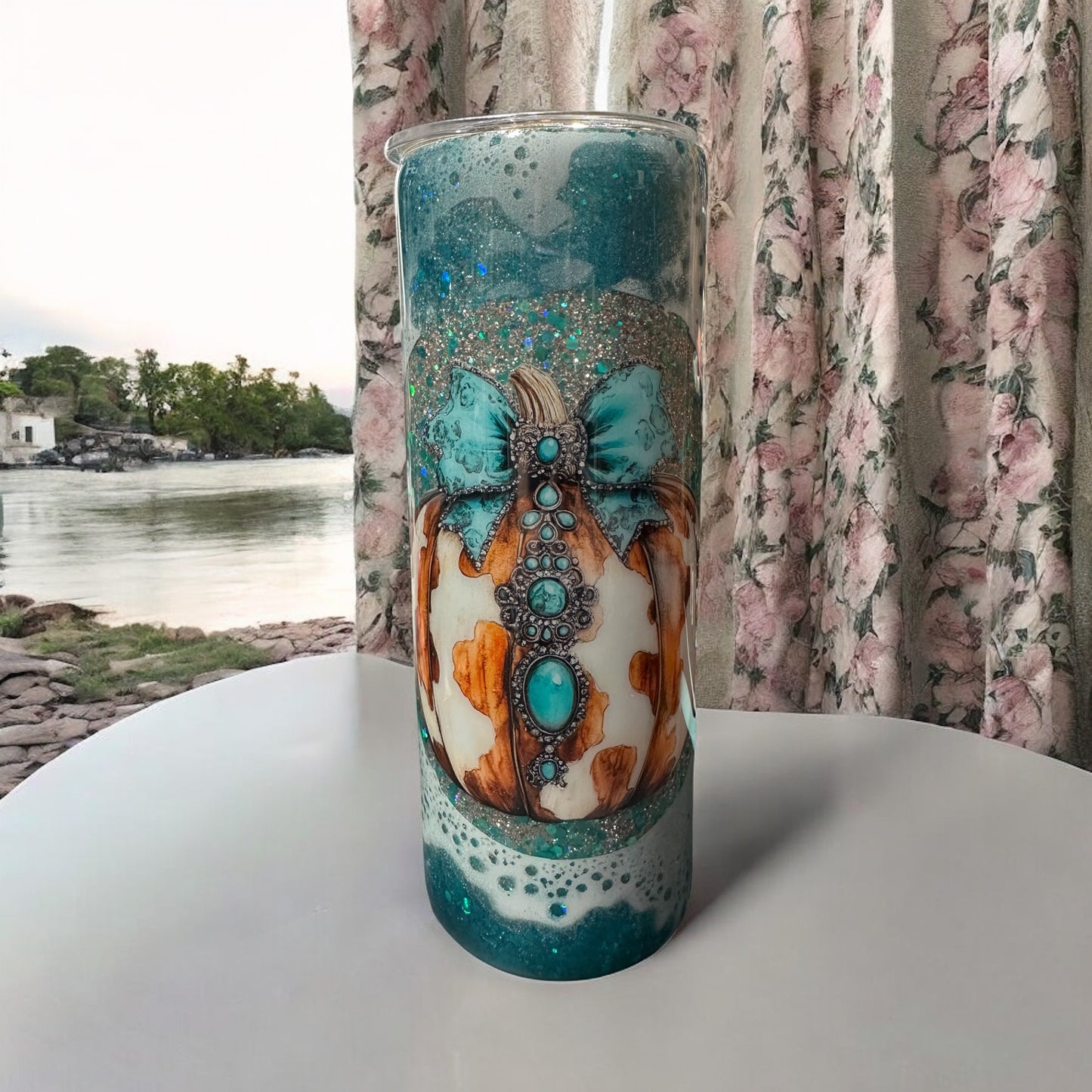 20 oz Pumpkin with glitter and spray wash