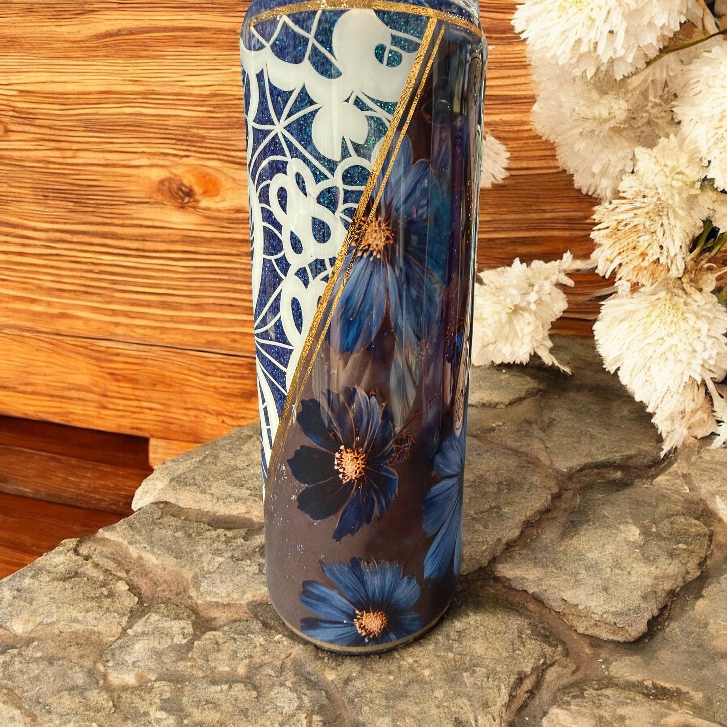 20 oz Stunning Blue and Brown flowers with white lace tumbler