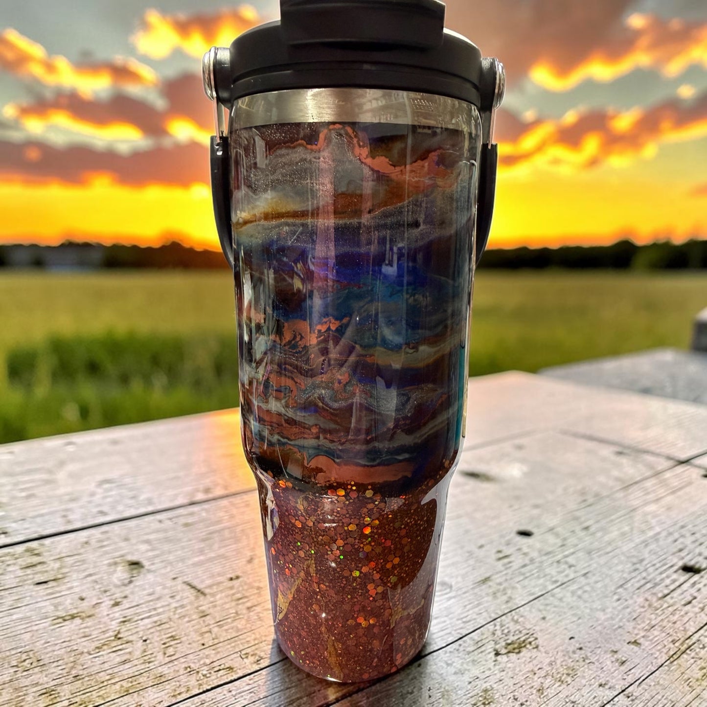 30 oz wate bottle with swirl and glitter