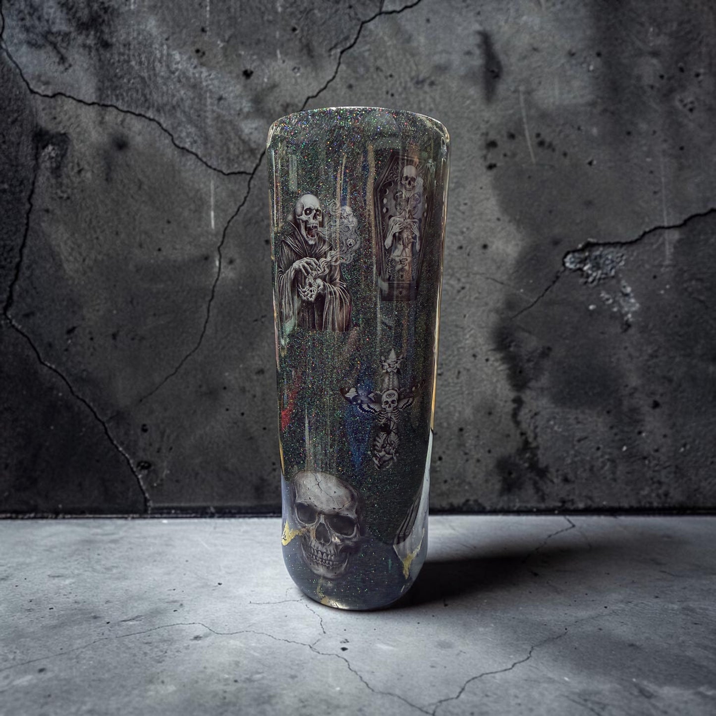 20 oz Scary skull tumbler